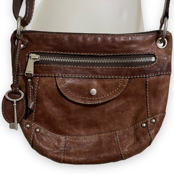 Fossil Handbags - FOSSIL Distressed Leather Chestnut Brown Crossbody Bag Purse Silver Key
